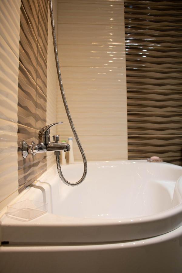 Apartament Capitala Militari Rosu Экстерьер фото
