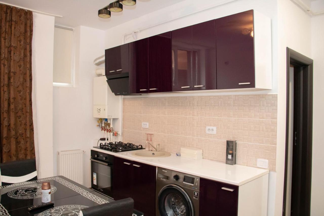 Apartament Capitala Militari Rosu Экстерьер фото