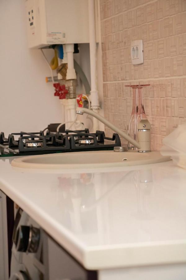 Apartament Capitala Militari Rosu Экстерьер фото
