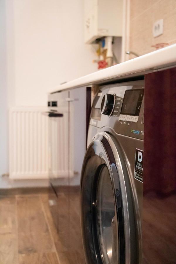 Apartament Capitala Militari Rosu Экстерьер фото