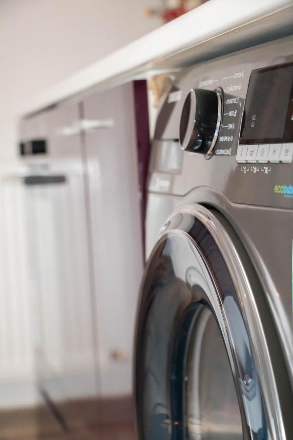Apartament Capitala Militari Rosu Экстерьер фото